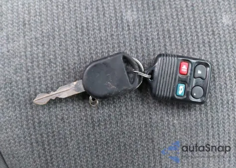 2000 Ford Taurus Se z USA, uszkodzony, nr VIN 1FAFP5324YG171827